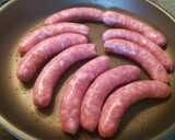 Foto del paso 1 de la receta: Longanizas frescas flambeadas💣💥