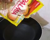 Foto langkah ke 4 dari resep Roti Panggang Selimut Telur Mayonais Pedas.