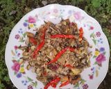 Foto langkah ke 4 dari resep Tumis Pedas Jantung Pisang Ikan Asin.