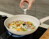 Foto langkah ke 4 dari resep Telur Buncis Oseng Bawang Devina Hermawan.