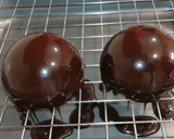 Foto del paso 6 de la receta: Glaseado espejo de chocolate