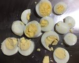 A picture of step 3 of Egg Vegetable Sandwich.