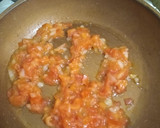 Foto del paso 2 de la receta: Huevo con tomate y cebolla