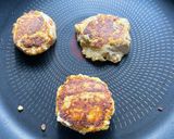 Gambar langkah 7 resipi Mini Burger Tofu Patty.