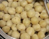 Foto langkah ke 8 dari resep Cilok Keju bumbu kacang.
