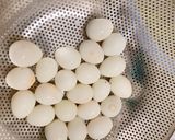 Hình bước làm 3 của món Thịt kho trứng cút