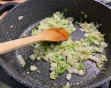 Une image de l'étape 13 de Poulet aux carottes, panais, petits pois et pommes de terre.