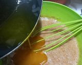 Foto langkah ke 3 dari resep Bolu Caramel Mini.