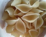 Foto del paso 2 de la receta: Conchitas🍝 en salsa cremosa🧀 de calabaza🎃 y acelgas🌿...🤔