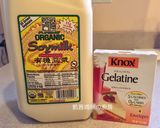 A picture of step 9 of Soy Milk Jelly with Peanut Soup.