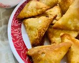 A picture of step 5 of Triangle mince samosa.