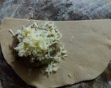 A picture of step 4 of Cheese aloo paratha samosa.