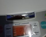 Foto langkah ke 2 dari resep Nasi Kuning Smart Cooker Vienta.