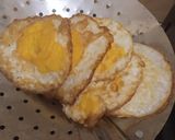Foto langkah ke 1 dari resep Telur Ceplok Bumbu Kecap.