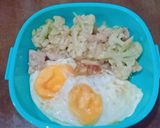 รูปขั้นตอนการทำที่ 2 ของ ผัดดอกกะหล่ำสะโพกไก่ - คีโต