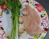 รูปขั้นตอนการทำที่ 1 ของ ไก่ผัดซอสกระเทียมพริกไทย