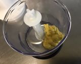 Une image de l'étape 1 de Sauce salade au soja, melfor et moutarde américaine.