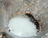 A picture of step 1 of Hand beaten fluffy coffee.