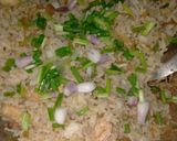 รูปขั้นตอนการทำที่ 5 ของ ข้าวผัดไก่ใส่กุ้งแห้ง