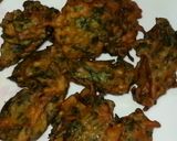 A picture of step 2 of Palak pakora.
