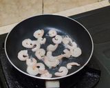 Foto langkah ke 2 dari resep Shrimp with Garlic.