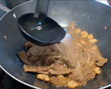 Foto del paso 6 de la receta: Wok de pasta, ternera, setas y gambas