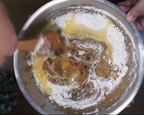 Foto langkah ke 6 dari resep Kek Buah kukus Moist | resep kek buah lembab.