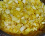 Pas rețetă Prăjitura turnată cu mere caramelizate 3 fotografie
