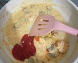 Foto langkah ke 3 dari resep Shrimp Rose Pasta.