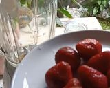 Foto langkah ke 1 dari resep 024. Strawberry Juice no Sugar.