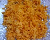 A picture of step 3 of Carrot paratha.