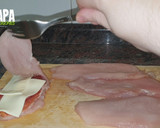Foto del paso 2 de la receta: Pechugas rellenas de jamón y queso
