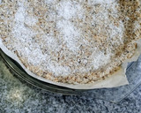Foto del paso 1 de la receta: Tarta con masa de merengue de coco con dulce de leche y nueces