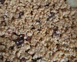 A picture of step 5 of Rhubarb and raisin oat slices.