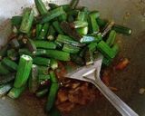 A picture of step 12 of Dahi wali bhindi.
