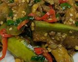 Foto langkah ke 4 dari resep Terong tumis daging.