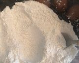 Foto del paso 1 de la receta: Medialunas o facturas sin gluten