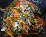 Foto langkah ke 3 dari resep Tumis kacang wortel dan tongkol.
