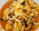 Foto langkah ke 3 dari resep Seafood saus padang.