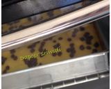 Foto langkah ke 5 dari resep Carrot cake with chocolate sauce.