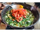 લીલી ડુંગળી & રીંગણનું શાક(Lili dungli-ringan nu shak recipe in Gujarati) રેસીપી સ્ટેપ5ફોટો