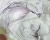 A picture of step 2 of Colourful cream cake.