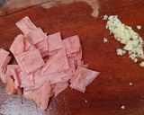 Foto langkah ke 2 dari resep Oseng Macaroni Smoke Beef.