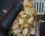 Foto langkah ke 4 dari resep Cah Telur Puyuh, Jamur Kuping, dan Mente Goreng.