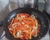 Foto del paso 2 de la receta: Minis wraps integrales de pollo y vegetales