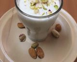 A picture of step 1 of Dry fruit Lassi.
