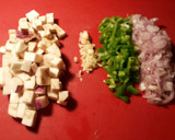 Foto del paso 7 de la receta: Cazuela de pollo con patatas, en salsa de berenjenas y okra