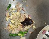 Foto langkah ke 2 dari resep Cah Kangkung Saus Tiram.