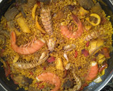 Foto del paso 6 de la receta: Paella de galeras y calamar de anzuelo
