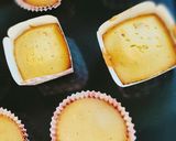 Foto langkah ke 5 dari resep Vanilla Cupcakes ala Crafty Science.